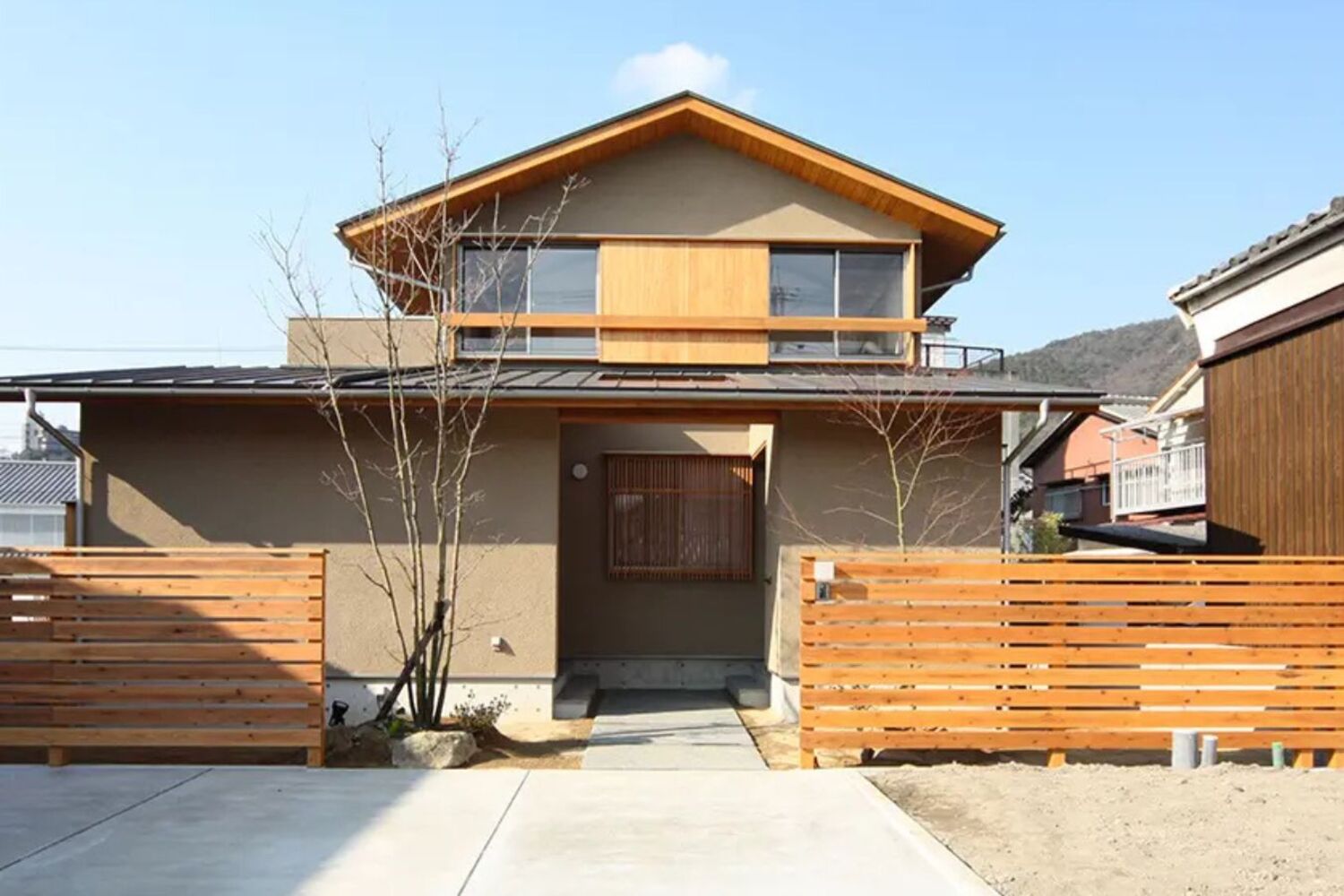 外壁：スーパー白洲そとん壁Ｗ　