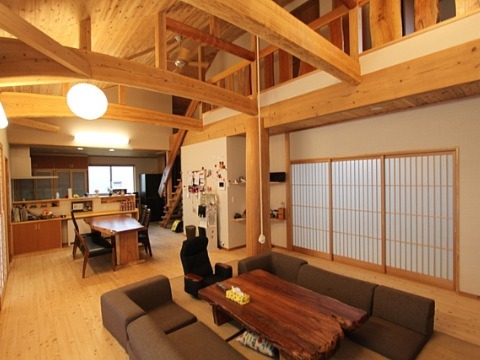 内装（一部）：薩摩中霧島壁　