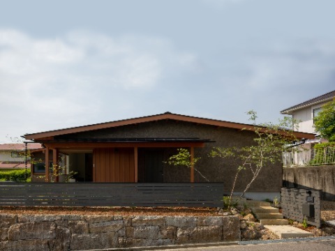 外壁：スーパー白州そとん壁W　W-133 　スチロゴテ仕上げ