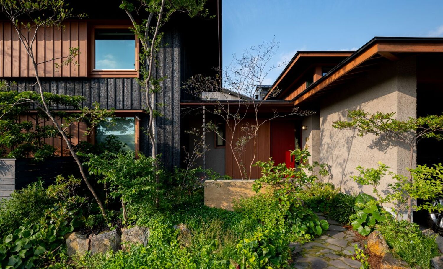 外壁：スーパー白洲そとん壁Ｗ