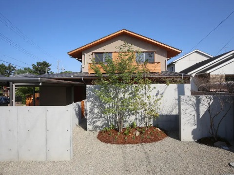 外壁：スーパー白洲そとん壁Ｗ