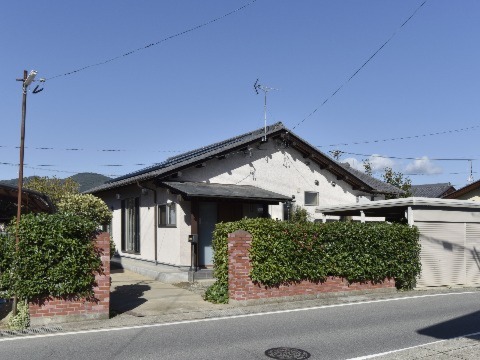 外壁：スーパー白洲そとん壁Ｗ　W-121 スチロゴテ仕上げ