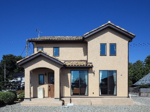 外壁：スーパー白洲そとん壁Ｗ W-124 スチロゴテ仕上げ