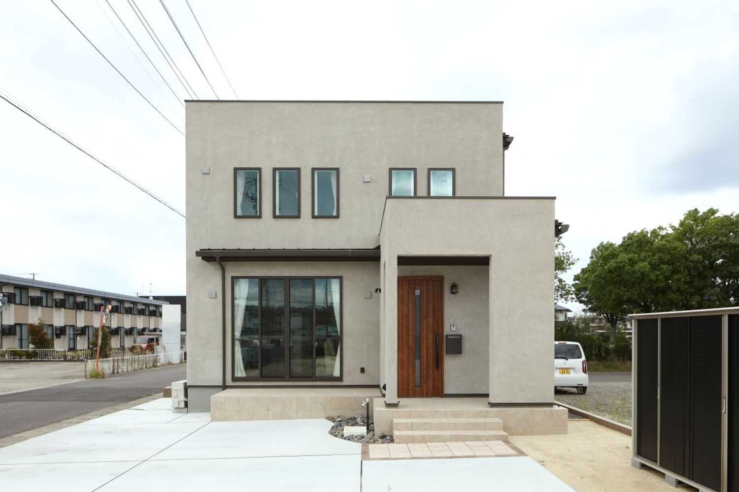 外壁：スーパー白洲そとん壁Ｗ W-124 スチロゴテ仕上げ