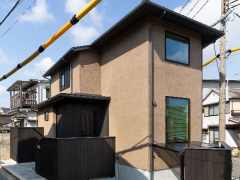 外壁：スーパー白洲そとん壁 W