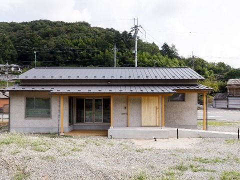 外壁：スーパー白洲そとん壁Ｗ