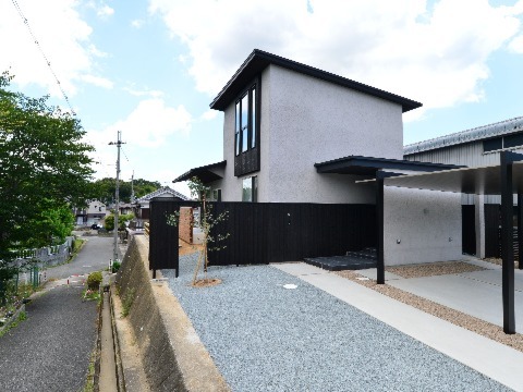 外壁：スーパー白洲そとん壁 W