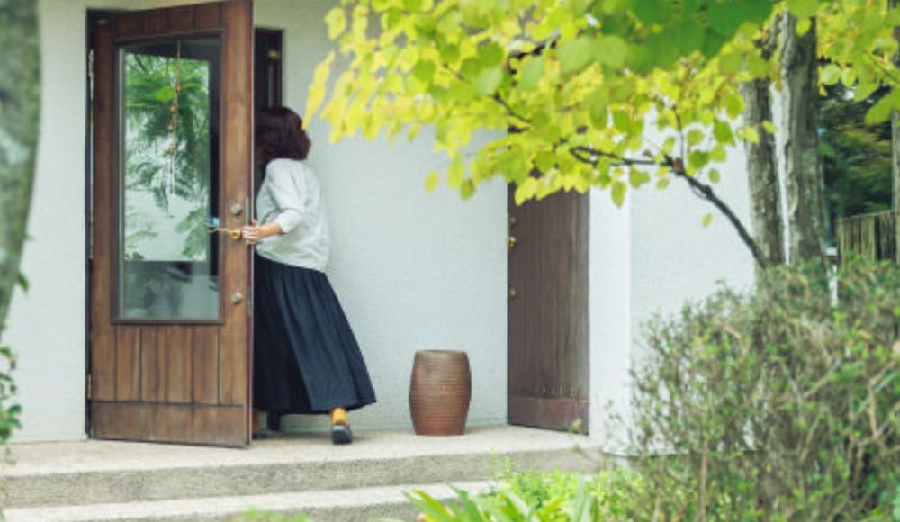 [地元の職人や素材のイメージ]